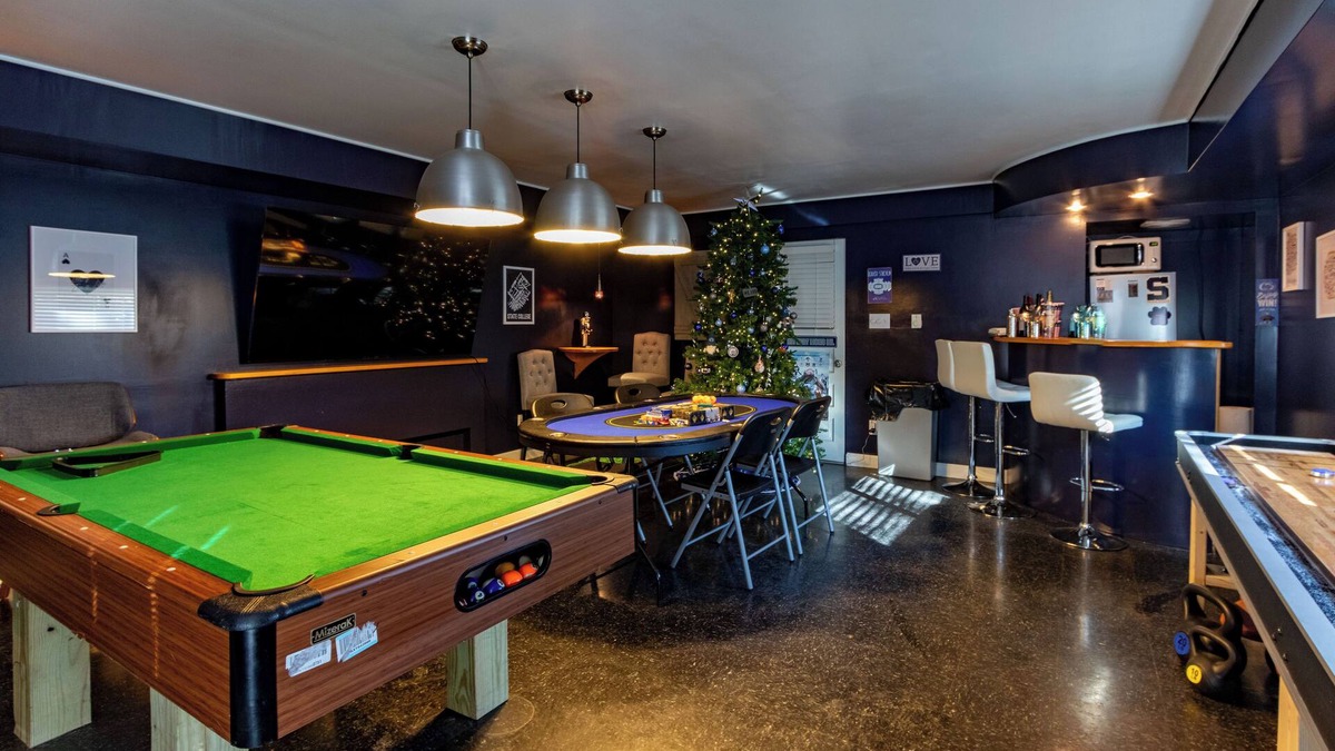 State College House | Penn State Retreat - walkable 4 b/2 b with game room