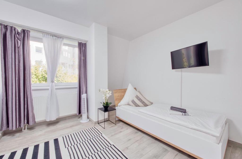Markisches Viertel House | Pension Amanda