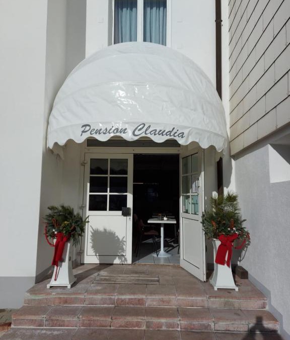 Voesendorf Bed & Breakfast | Pension Claudia