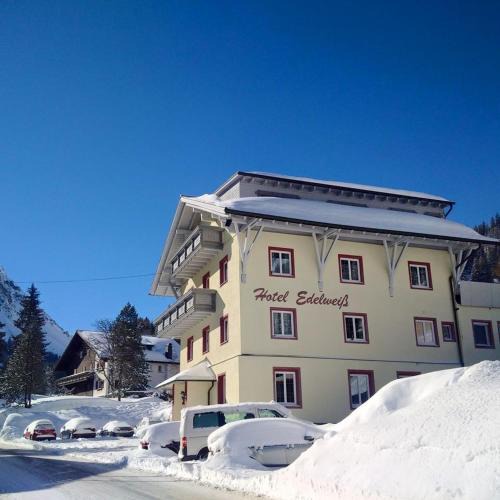Gargellen House | Pension Edelweiss - Bergdorf Gargellen 1423m - 200m zur Schafbergbahn