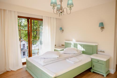 Avrig House | PENSIUNE RESTAURANT POIANA AVRIGULUI loc de joaca pentru copii