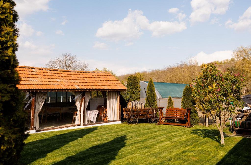Milestii Mici House | Pensiunea Doina și Ion