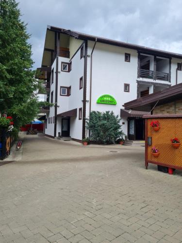 Farcasa House | Pensiunea Orizont