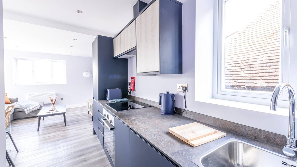 Abingdon Apartment | Pent House Apartment | Central | 6 Guests