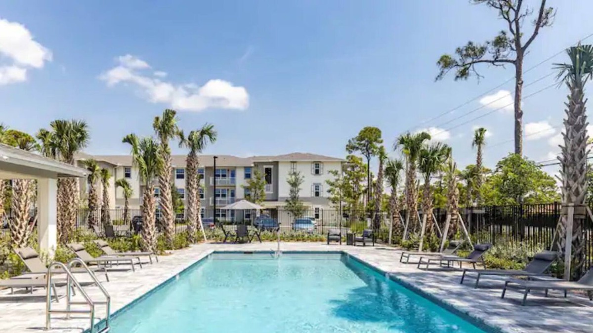 Greenacres Apartment | 'penta' at Aviara Green - Modern Apartment & Pool