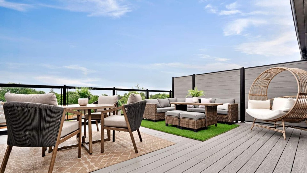 Niagara Falls Apartment | Penthouse 2BR w/Rooftop, Parking & Mins to Falls!