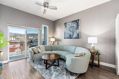 Downtown Salt Lake City Apartment | Penthouse Apt - PoolGymHotTubPkg - View!