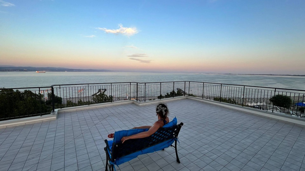 Marina Julia Apartment | PENTHOUSE BY THE SEA