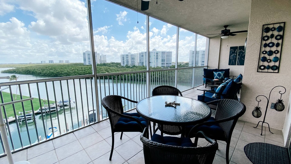 Vanderbilt Beach Condo | Penthouse Condo Great Location Direct Gulf/Bay View/Pool/Spa 3 Minute Walk Beach