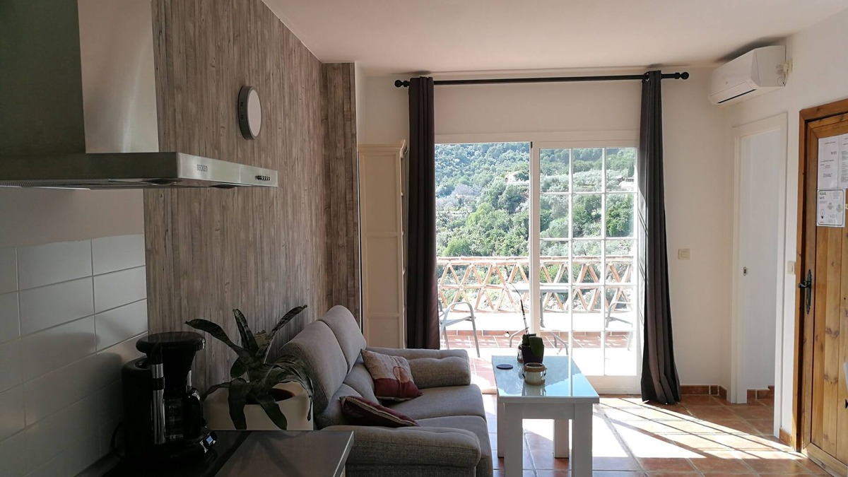 Ojen Apartment | Penthouse executive suite