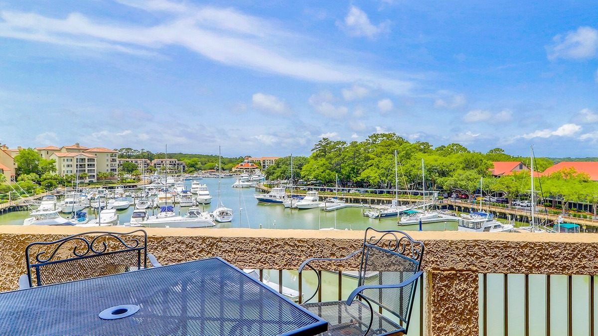 Shelter Cove Condo | Penthouse living at Shelter Cove Marina with balcony, harbor view, pool & tennis