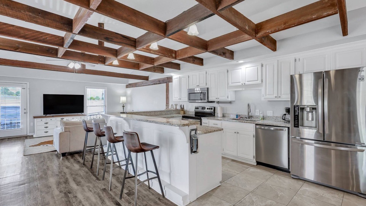 Statesboro Apartment | Penthouse Loft- Balcony Over Downtown Statesboro