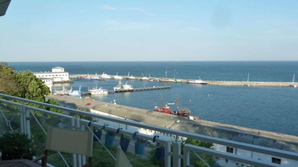 Sassnitz Apartment | Penthouse meerWert in the FIRST ROW by the sea with a fantastic 180 degree view