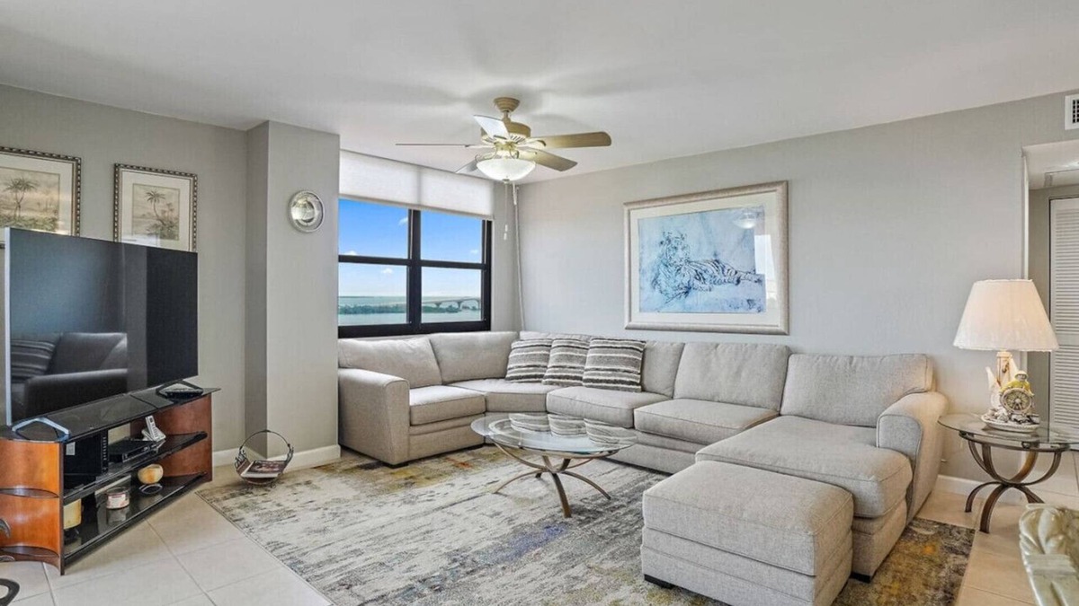 Isla del Sol Condo | Penthouse Paradise with Amazing Views: 2BD, 2BA -