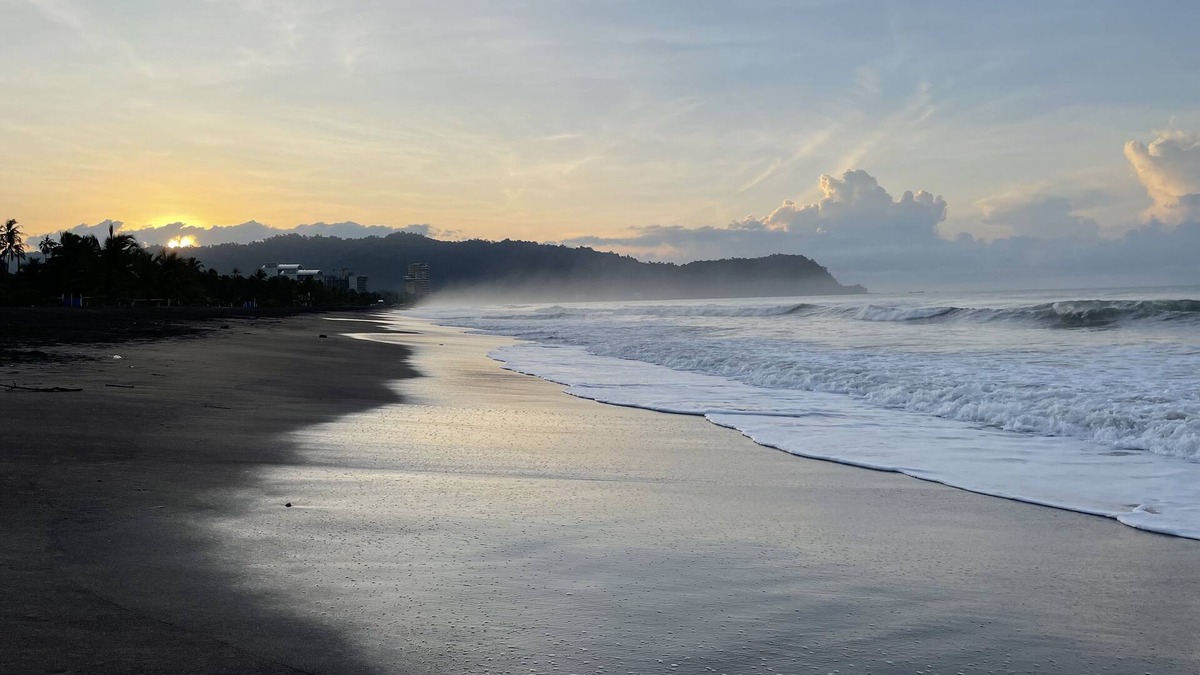 Barrio Santa Lucia Condo | Penthouse Paradise @ Mountain Oceanview CostaLinda