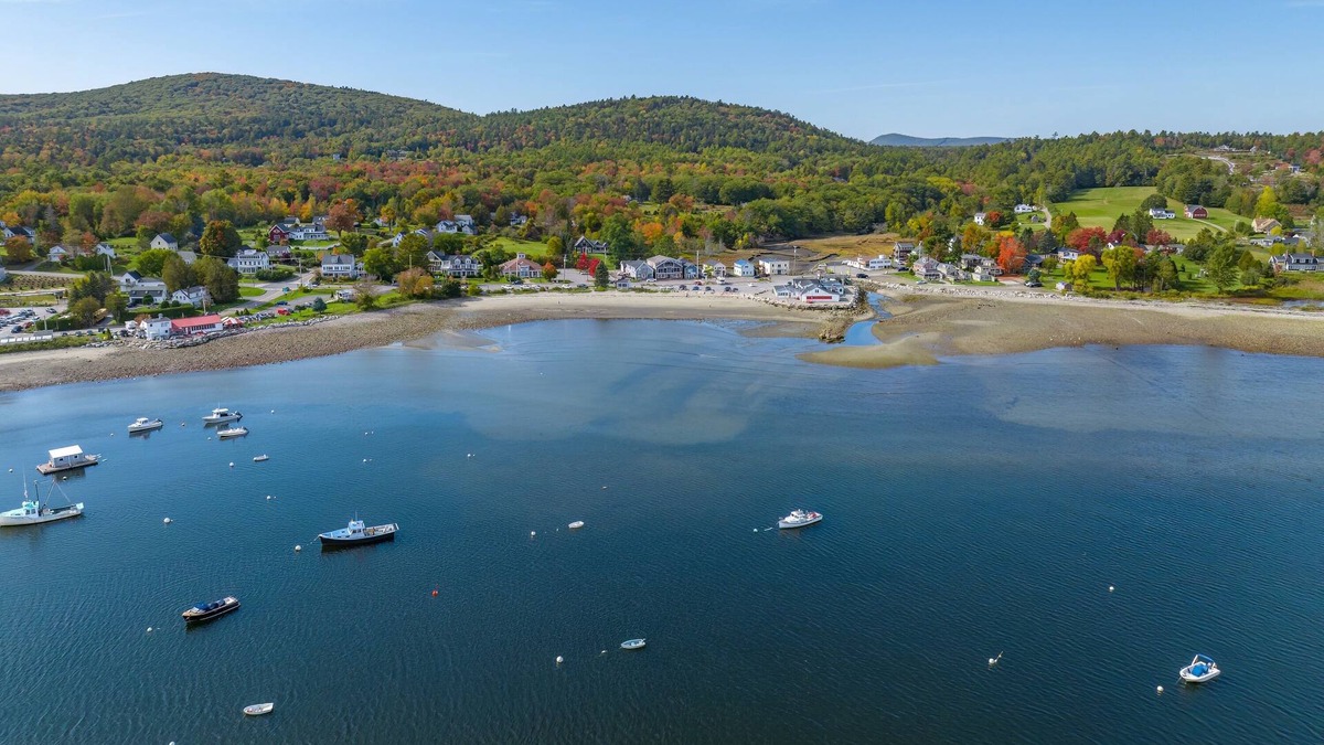 Lincolnville Apartment | Penthouse - Private Balconies - Beach and Water Views