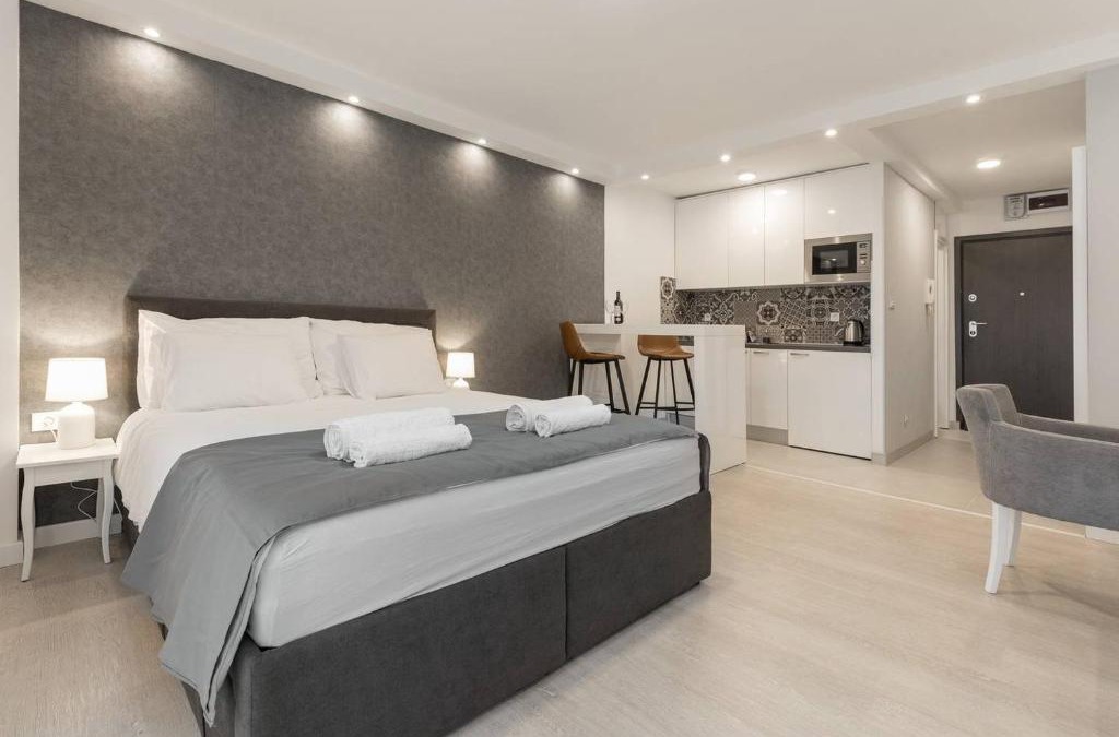 Novi Zagreb Apartment | Penthouse "Sky 17" s balkonom i besplatnim parkingom