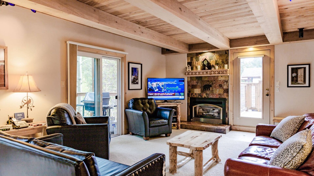 Warrior's Mark Condo | Penthouse-Upscale-Family style - Walking distance to Lift, Town, Pool