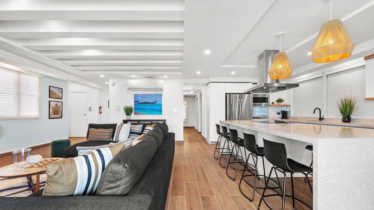 Parque Apartment | Penthouse With Free Parking | Balcony | Near The Beach | AC