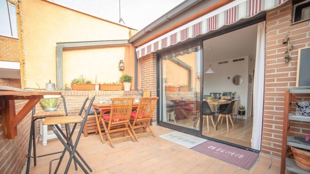 Almendrales Apartment | Penthouse with large terrace in the center of User