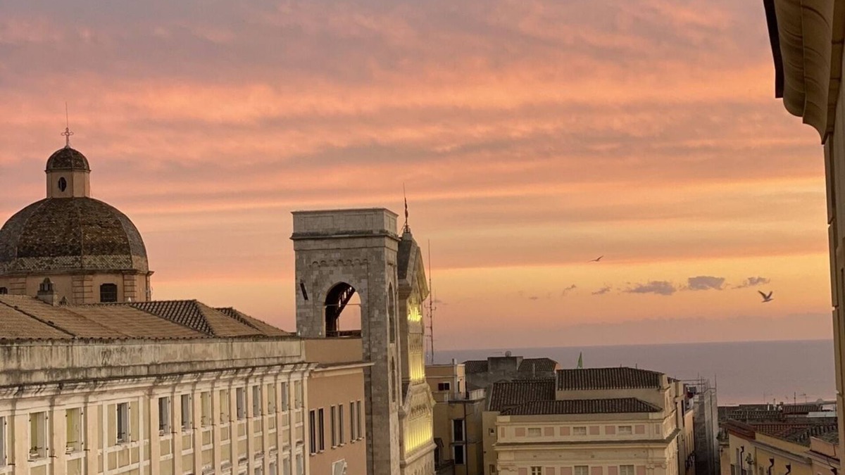 Historic Castle District Apartment | PENTHOUSE WITH SEAVIEW TERRACE IN THE CITY'S HEART