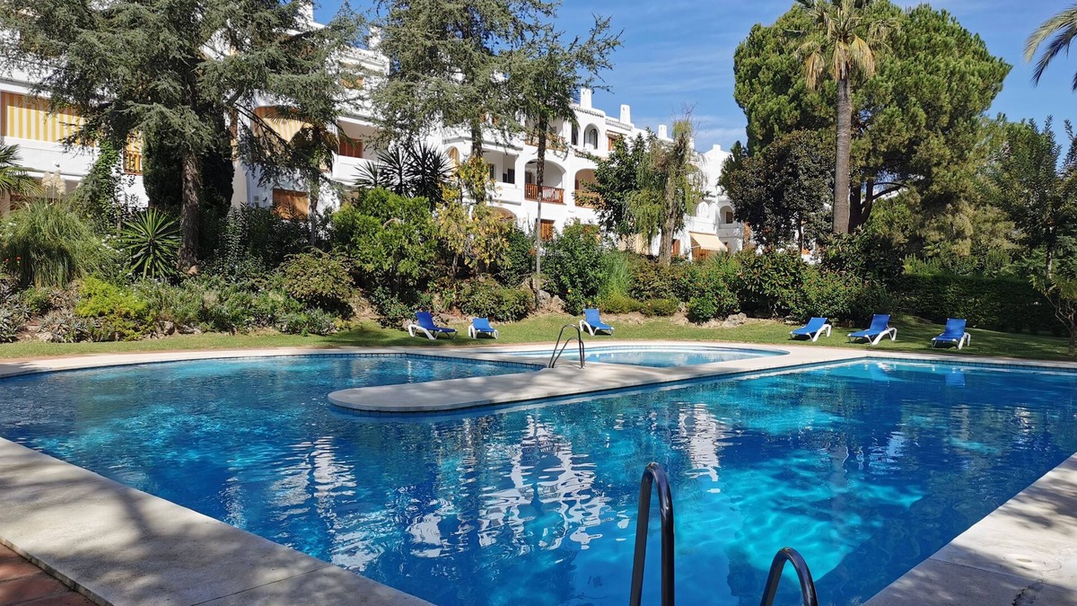 Marbella Apartment | Penthouse with spectacular terrace in Nueva Andalucía, between golf courses.
