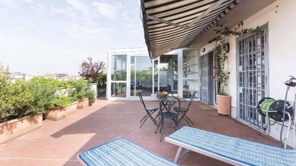 Porta Romana Apartment | Penthouse with terrace Navigli Bocconi