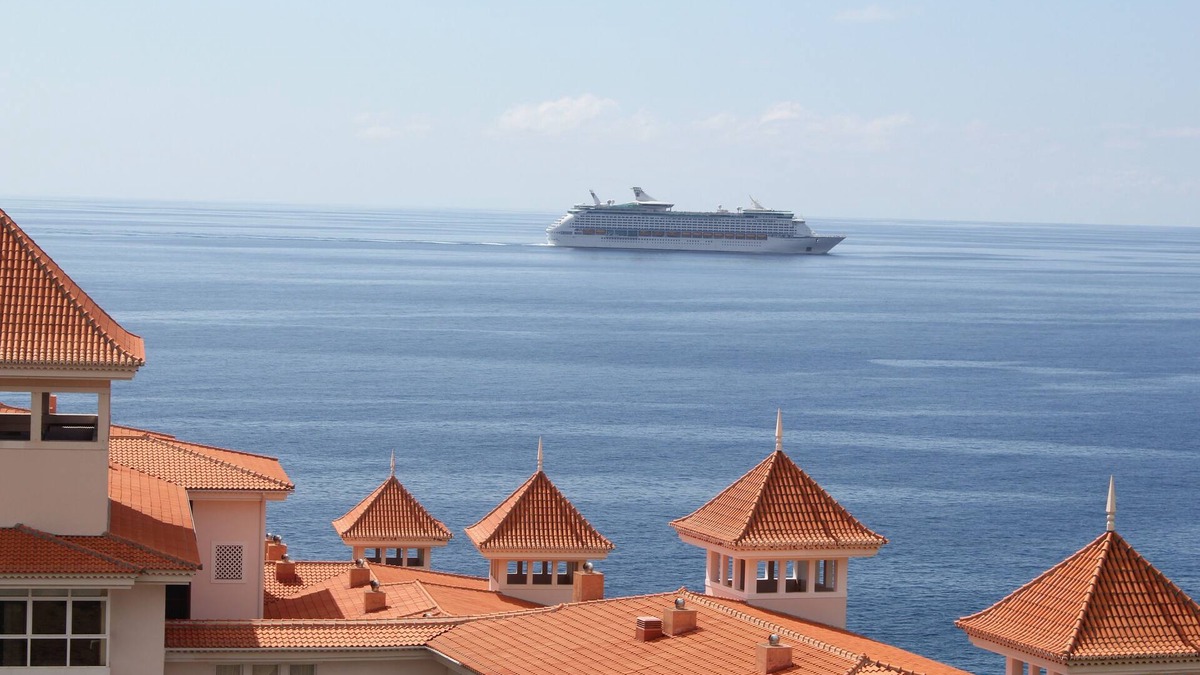 Canico Condo | Penthouse with three terraces with magnificent views. Madeira.Funchal.