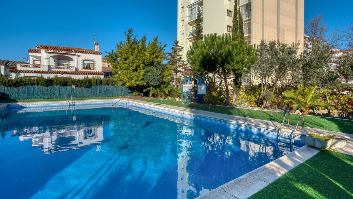 Platja d'Aro Apartment | Penthouse with Views with Access to Community Pool in the Bóvila Area
