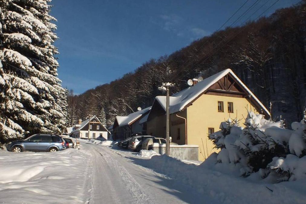 Zacler House | Penzion nad Sněžným potokem