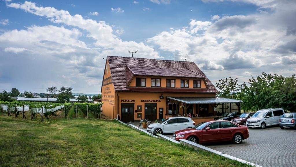 Sakvice House | Penzion s restaurací na Furhaple