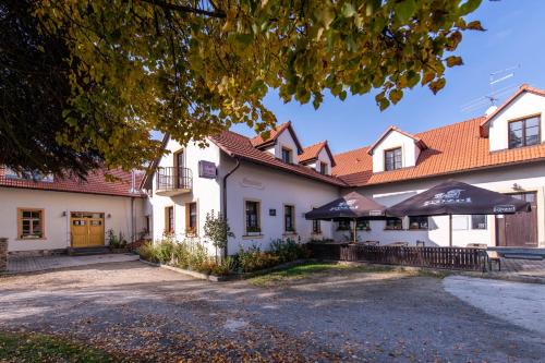 Mnisek pod Brdy House | Penzion Stříbrná Lhota