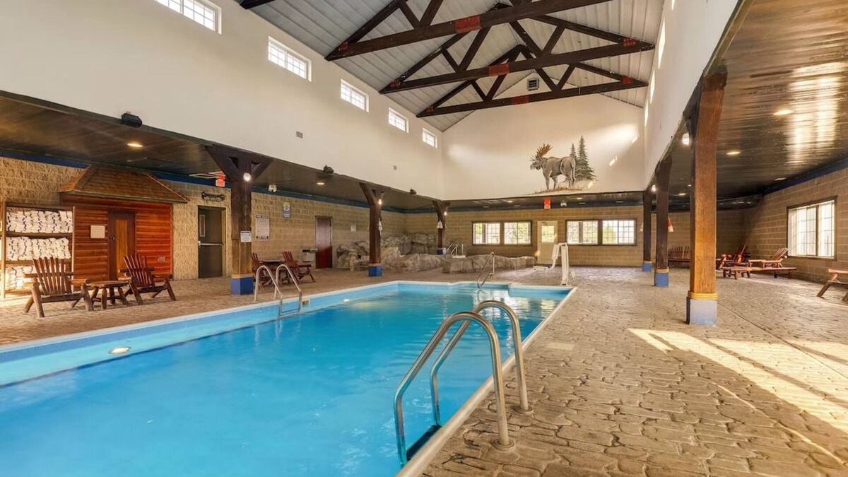 Peoria Hotel | Peoria Rustic Stay! Deluxe 2 Double, Stoney Creek, Easy I-74 Access | 3 Units