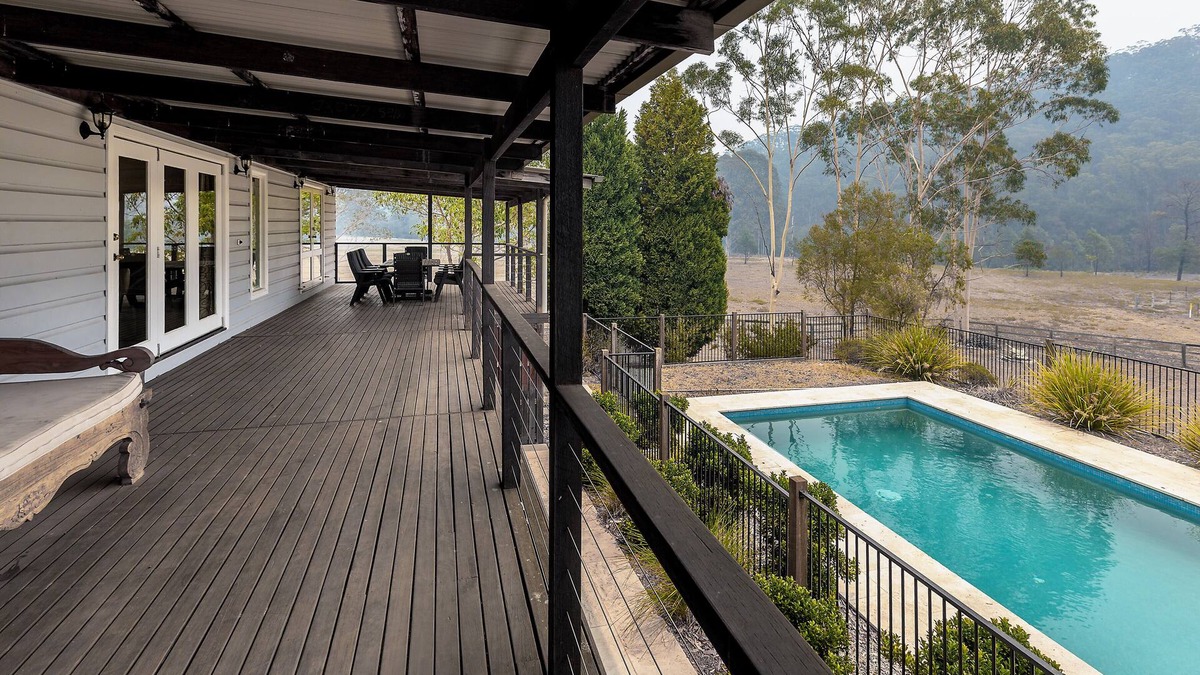 Wollombi House | Pepper Tree Wollombi | Pool, Cabana + Ensuite on every Room | Sleeps 12