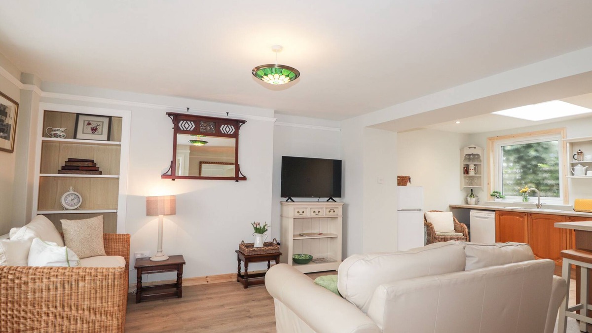 Banff Cottage | PEPPERMILL COTTAGE, pet friendly, with a garden in Whitehills