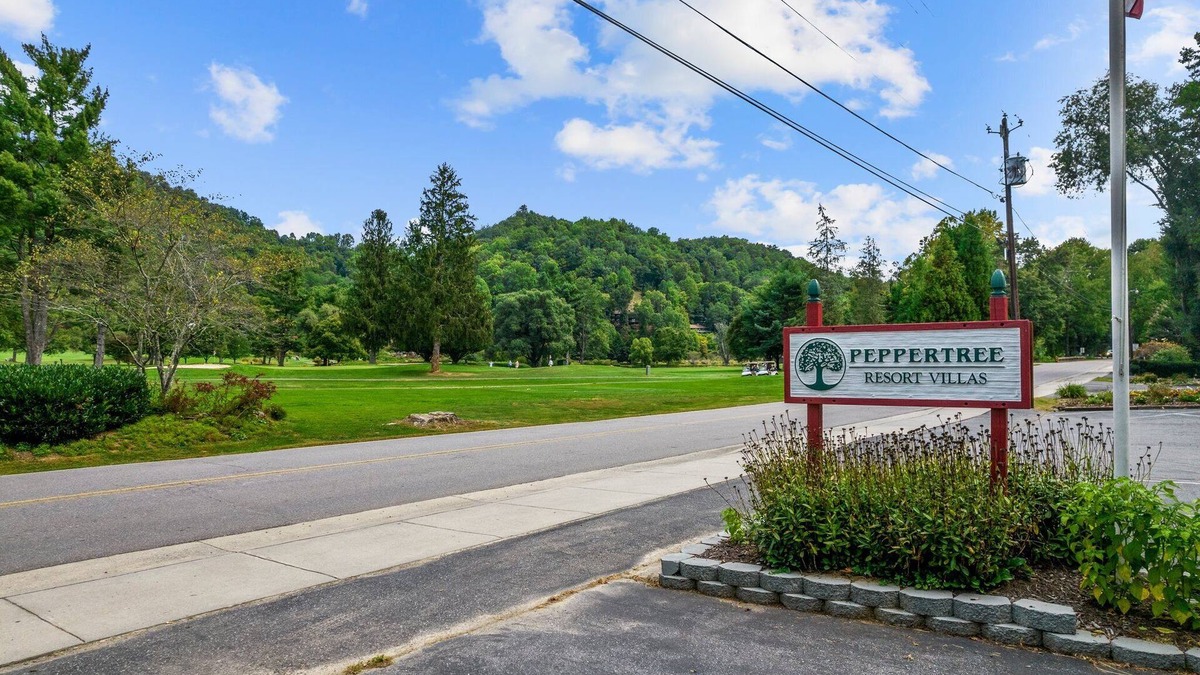 Maggie Valley Resort | Peppertree Resort and Golf Stay and Play