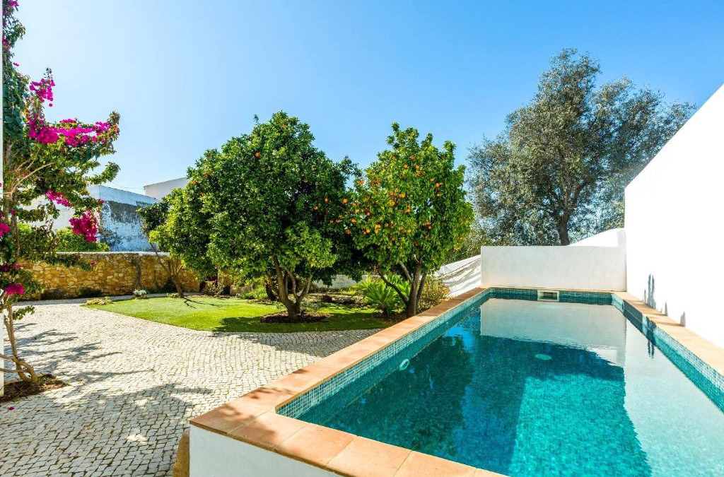 Pera Villa | Pêra Vintage Villa With Pool by Homing