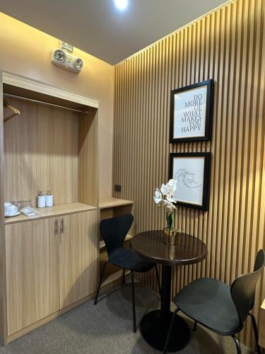 Pinamungajan Hotel | Perc Hotel