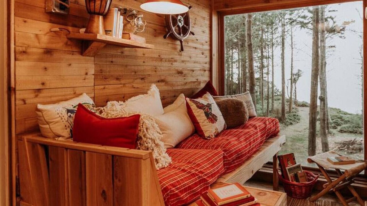 Port Angeles Cabin | Perch small · Treehouse-Eagles Perch over the water