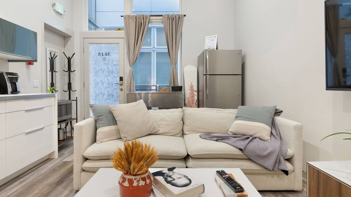 Fremont Apartment | Perch - The Canal 15D: Walk Score 91 | Cute Studio