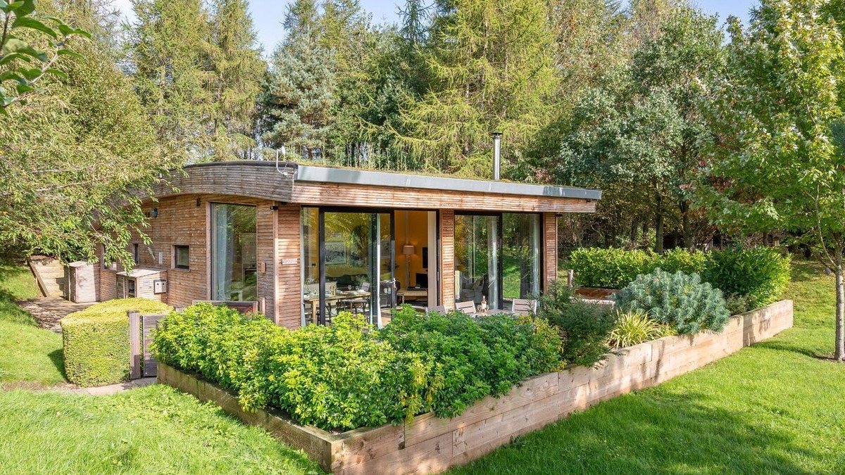 Richmond Cottage | Percy - a lodge that sleeps 6 guests in 3 bedrooms
