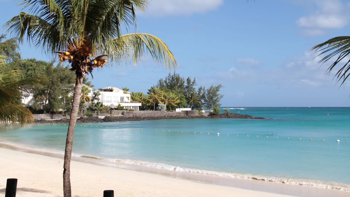 Pereybere Apartment | Pereybere Pearl - Beach opposite apartment