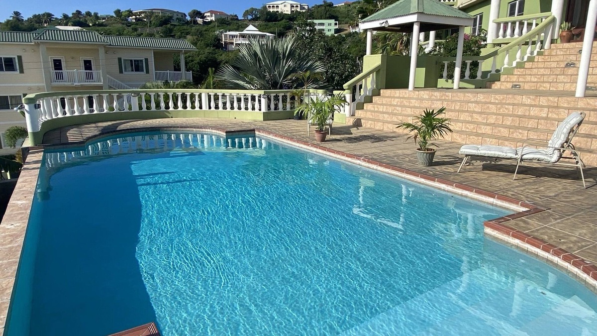 Frigate Bay Apartment | Perfect 1-bedroom unit with outdoor pool