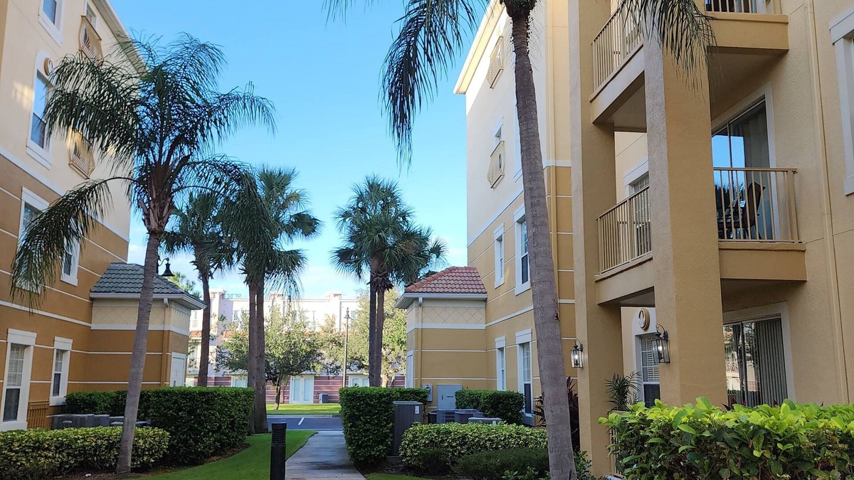Florida Central Atlantic Coast House | Perfect 2 beds, 2 bath condo on the first floor at walking distance from #EPIC