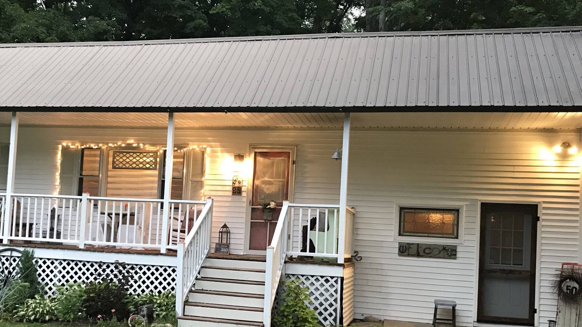 Bartlett House | Perfect all-season getaway! Storyland so close and Saco River a walk away!