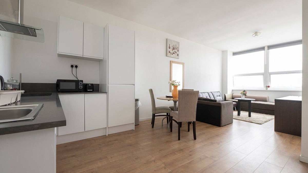 Smethwick Apartment | Perfect Base to Explore Birmingham and Beyond