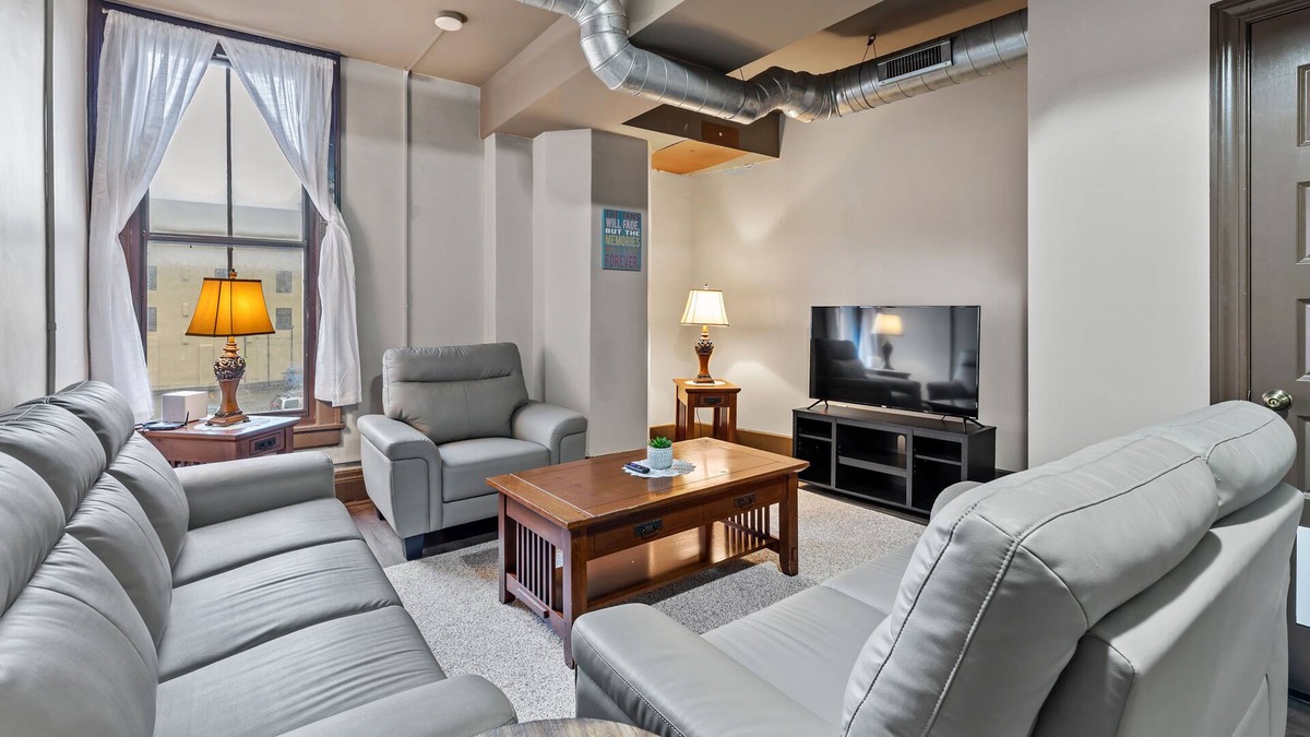 Downtown Syracuse Apartment | Perfect Blend of Convenience & Comfort in the heart of Syracuse NY