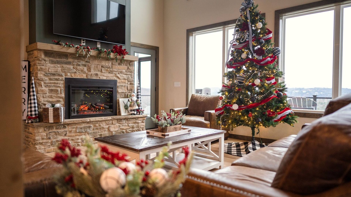 Kimberling City House | Perfect Branson/Lake Getaway! Modern Private Lakefront Home with FREE Resort Amenities