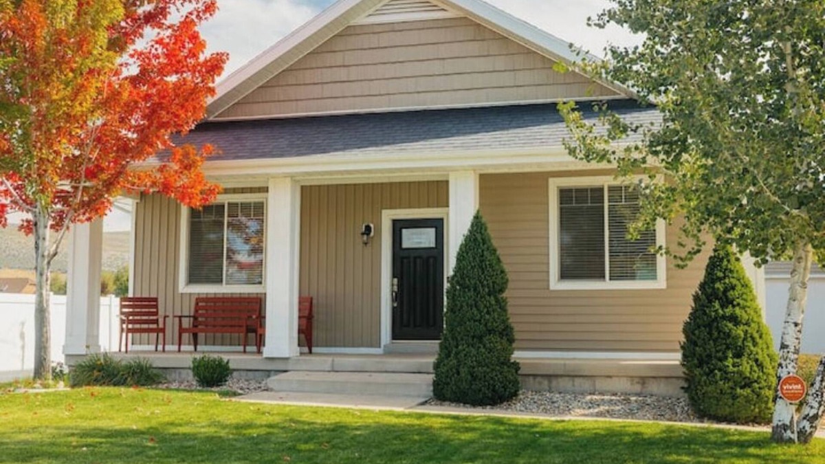 Heber House | Perfect Cottage. Sleeps 11, 5BD, 3BR, Media/Game Room, Large Yard, Fire Pit