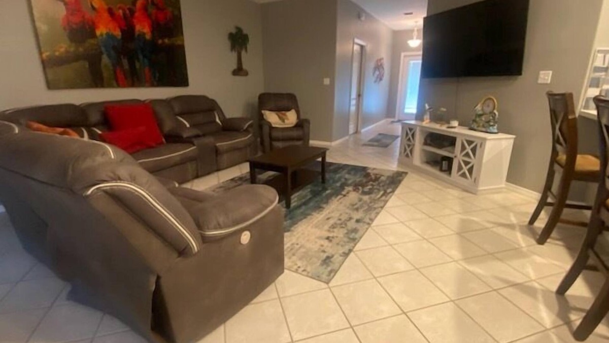 Laguna Vista Villa | Perfect Destination - 8 GH